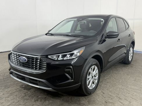 Used 2025 Ford Escape Active AWD/4WD image 3