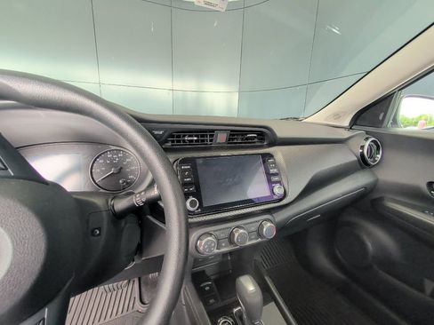 Used 2023 Nissan Kicks SV FWD image 9