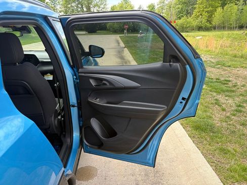 New 2026 Chevrolet TrailBlazer LT w/ Convenience Package FWD image 32