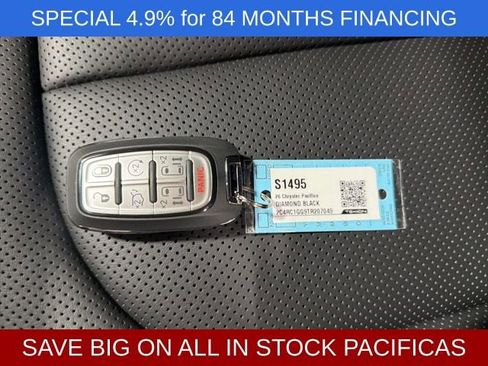 New 2026 Chrysler Pacifica Limited w/ S Appearance Package FWD image 3