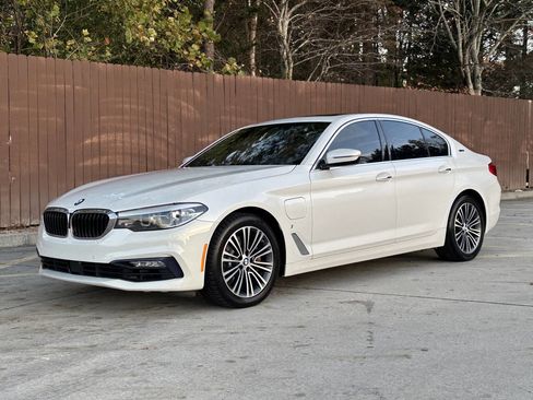 Used 2018 BMW 530e image 1