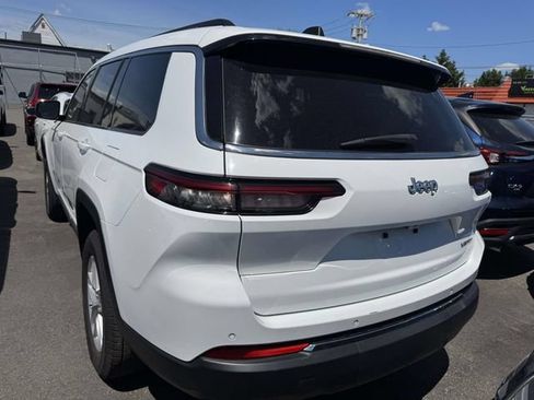 Used 2023 Jeep Grand Cherokee L Laredo RWD image 11