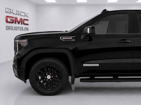 Used 2024 GMC Sierra 1500 Elevation w/ Preferred Package AWD/4WD image 4
