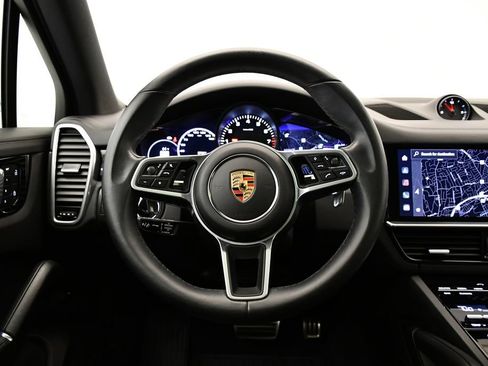 Used 2023 Porsche Cayenne S image 27