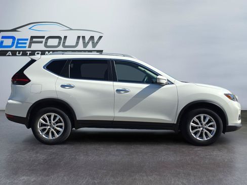 Used 2020 Nissan Rogue S FWD image 2