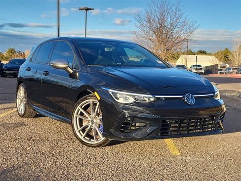 Used 2024 Volkswagen Golf R image 2