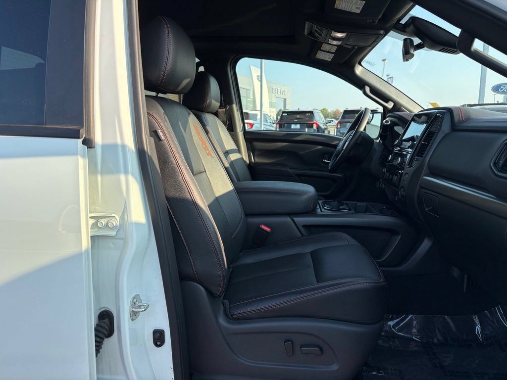 Used 2024 Nissan Titan PRO-4X w/ Pro-4x Convenience Package AWD/4WD image 17