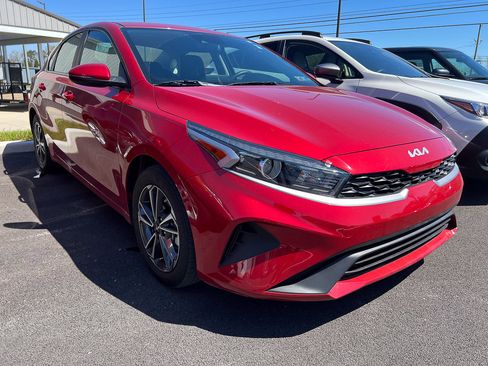 Used 2024 Kia Forte LXS w/ LXS Technology Package image 6