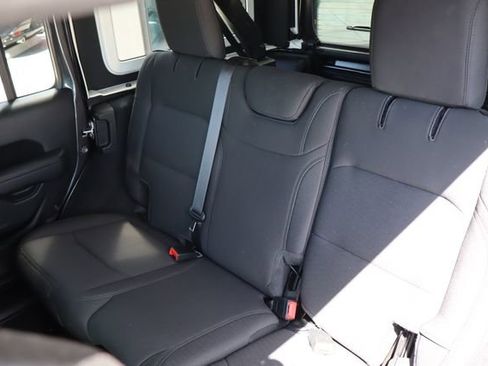Used 2022 Jeep Wrangler Unlimited Sport AWD/4WD image 13