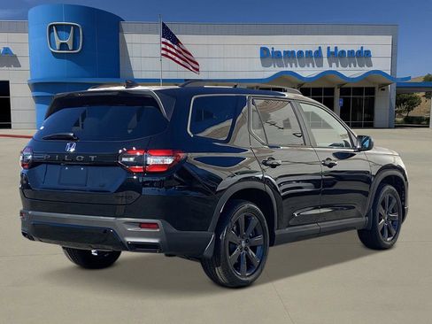 New 2026 Honda Pilot Sport image 4