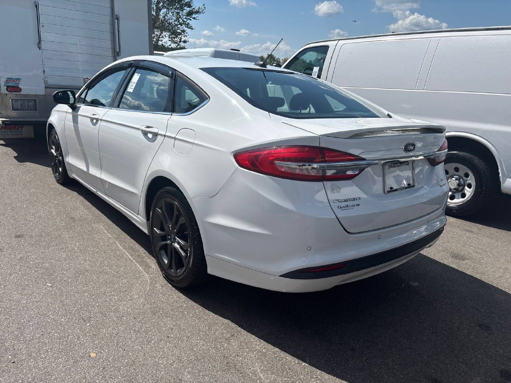Used 2018 Ford Fusion SE w/ Equipment Group 201A FWD image 7
