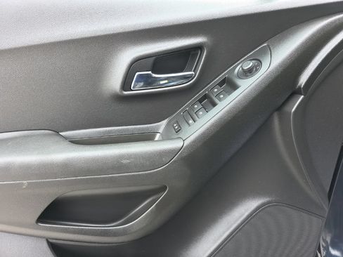 Used 2018 Chevrolet Trax LT AWD/4WD image 15