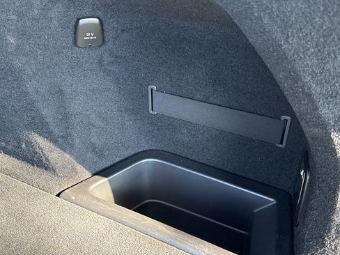 Used 2025 Volvo XC90 B6 Plus image 40