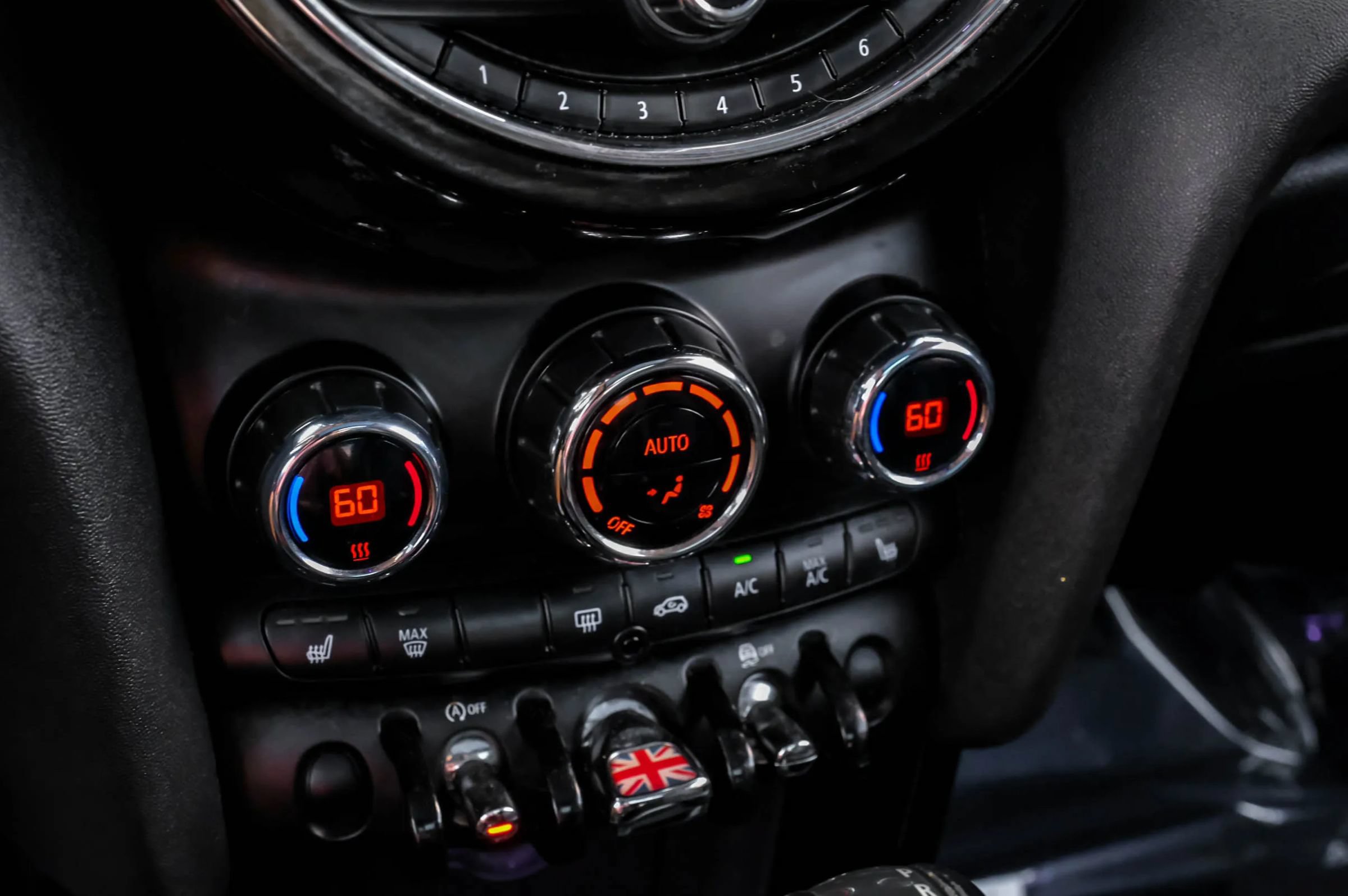 Used 2019 MINI Cooper 2-Door Hardtop FWD image 25