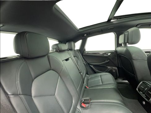 Used 2023 Porsche Macan Turbo AWD/4WD image 27