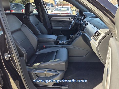 Used 2022 Volkswagen Atlas Cross Sport SE image 17