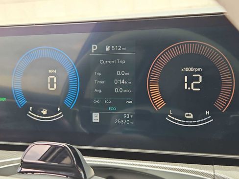 Certified 2025 Hyundai Santa Fe SEL AWD/4WD image 32