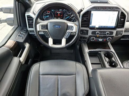 Used 2022 Ford F250 Lariat w/ Black Appearance Package image 11