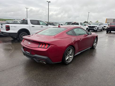 Used 2025 Ford Mustang Coupe RWD image 3