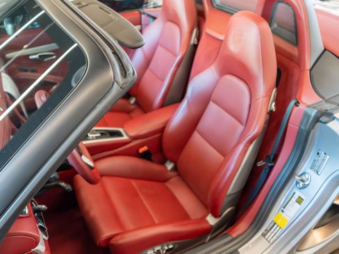 Used 2021 Porsche 718 Boxster RWD image 29