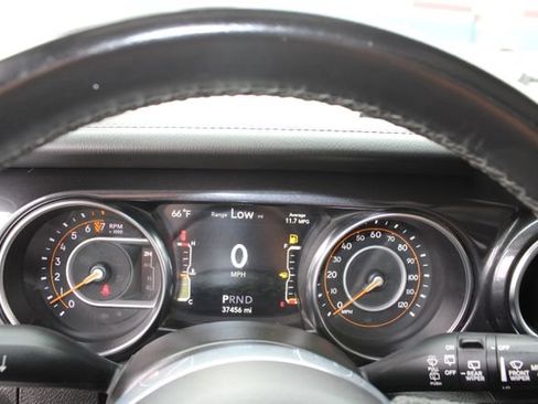 Used 2022 Jeep Wrangler Unlimited Sahara AWD/4WD image 21