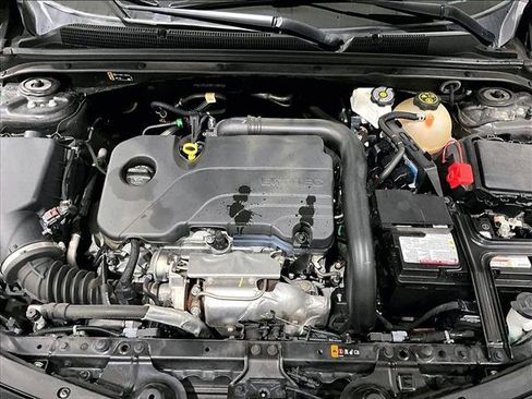 Used 2023 Chevrolet Malibu LT FWD image 11