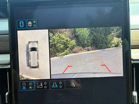 Used 2025 GMC Yukon Denali Ultimate w/ LPO, Floor Liner Package AWD/4WD image 43