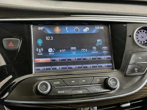 Used 2019 Buick Envision Essence AWD/4WD image 21