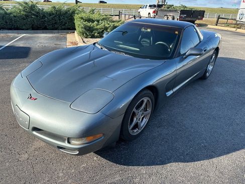 Used 2004 Chevrolet Corvette Coupe image 5
