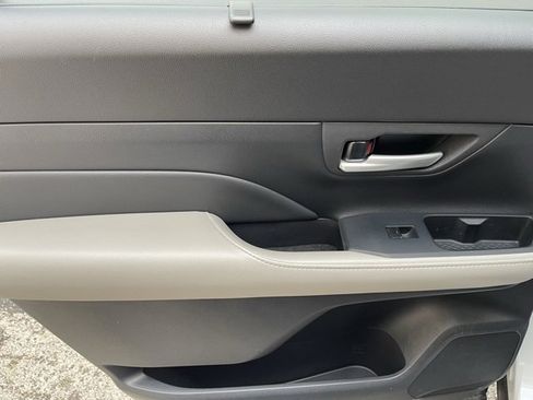 Used 2024 Toyota Grand Highlander Limited image 11