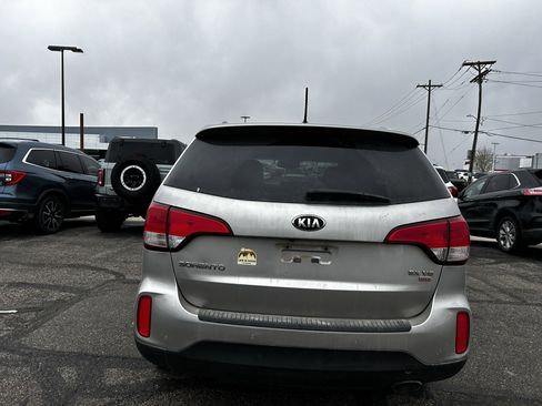 Used 2014 Kia Sorento EX w/ EX V6 Touring Package image 4