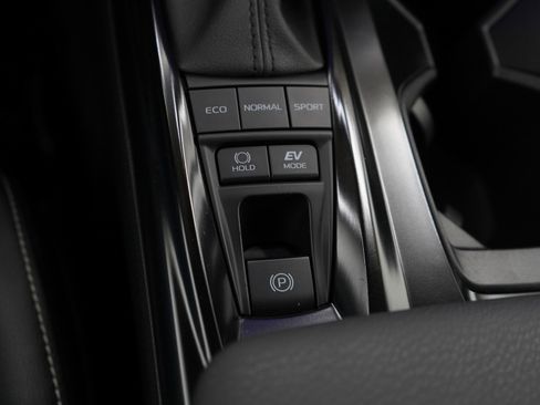 Used 2025 Toyota Camry SE image 22