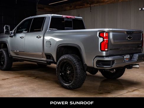Used 2025 Chevrolet Silverado 2500 High Country w/ Technology Package image 7