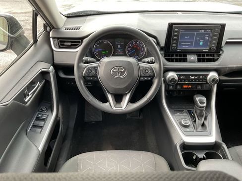 Used 2020 Toyota RAV4 XLE w/ Convenience Package image 16