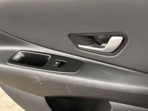 Used 2025 Hyundai Elantra SEL FWD image 24