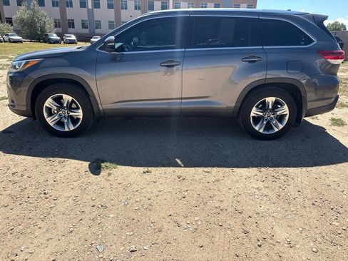 Used 2018 Toyota Highlander Limited AWD/4WD image 2