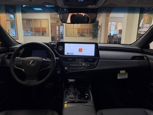 Used 2025 Lexus ES 350 w/ Premium Package image 9