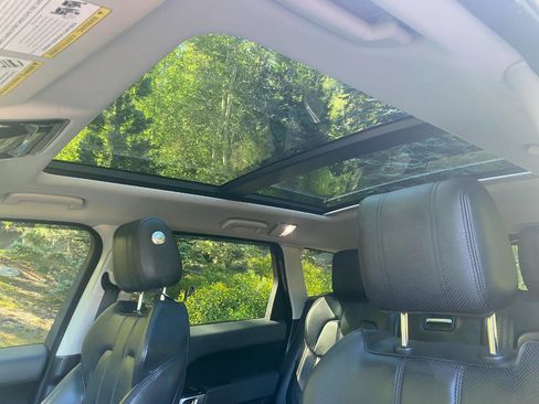 Used 2015 Land Rover Range Rover Sport HSE image 11