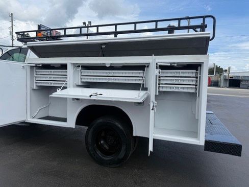 Used 2005 GMC Sierra 3500 W/T w/ Skid Plate Package image 12