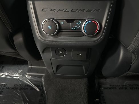 Used 2025 Ford Explorer ST-Line image 32