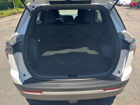 Used 2025 Chevrolet Equinox LT FWD image 31