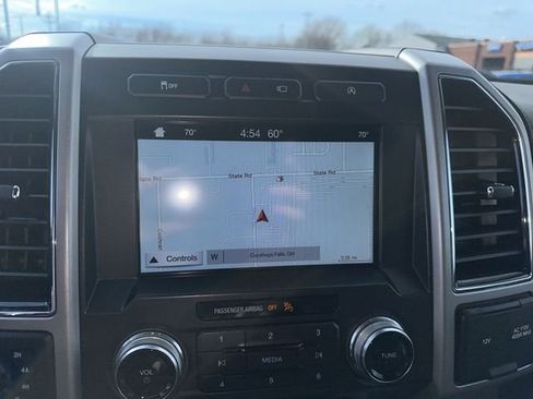 Used 2018 Ford F150 Lariat w/ Equipment Group 502A Luxury image 14