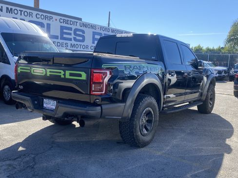 Used 2018 Ford F150 Raptor w/ Equipment Group 802A Luxury image 9