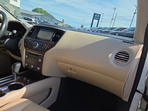 Used 2018 Nissan Pathfinder Platinum w/ Cargo Package image 15