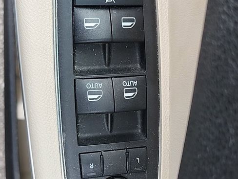 Certified 2021 Chrysler 300 Touring L w/ Popular Equipment Group image 29