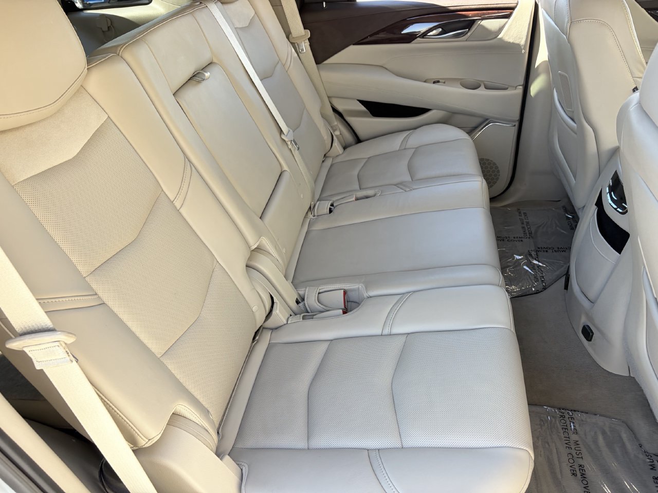 Used 2015 Cadillac Escalade Luxury RWD image 13