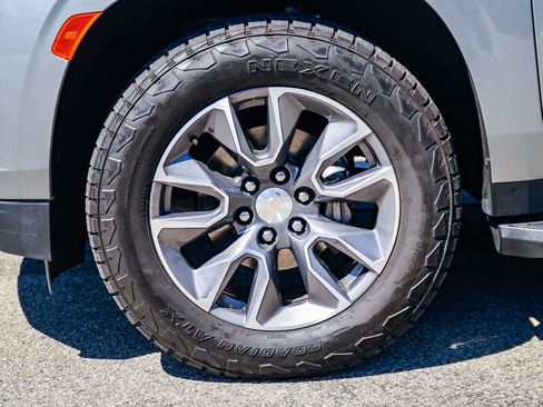 Used 2023 Chevrolet Tahoe LT w/ LT Signature Plus Package image 9