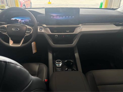 New 2026 Ford Explorer Active w/ Active Comfort Package AWD/4WD image 15