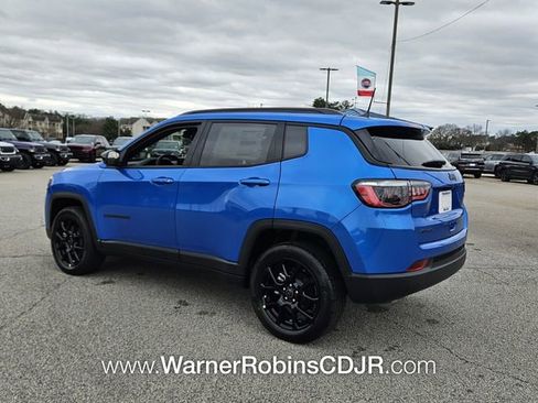 New 2026 Jeep Compass Latitude image 9