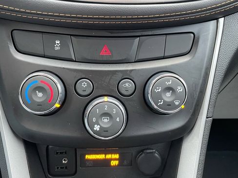 Used 2021 Chevrolet Trax LT w/ Premium Seat Package image 30